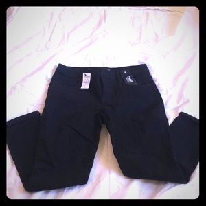 Express mid rise crop. NWT 🎀OFFER?!🎀